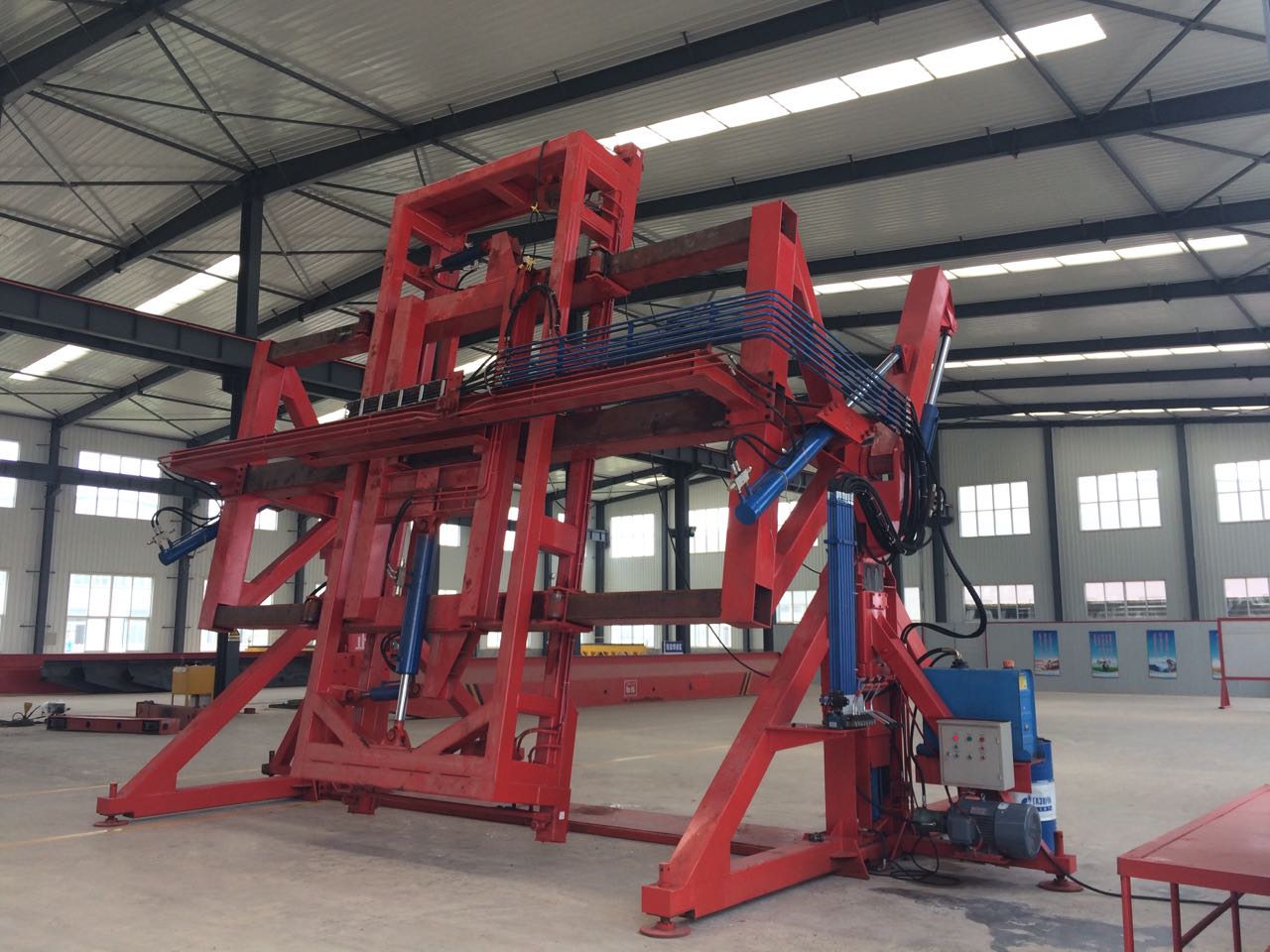 多功能集裝箱翻轉(zhuǎn)機(jī)